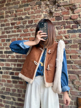 Charger l'image dans la galerie, Veste camel sans manches
