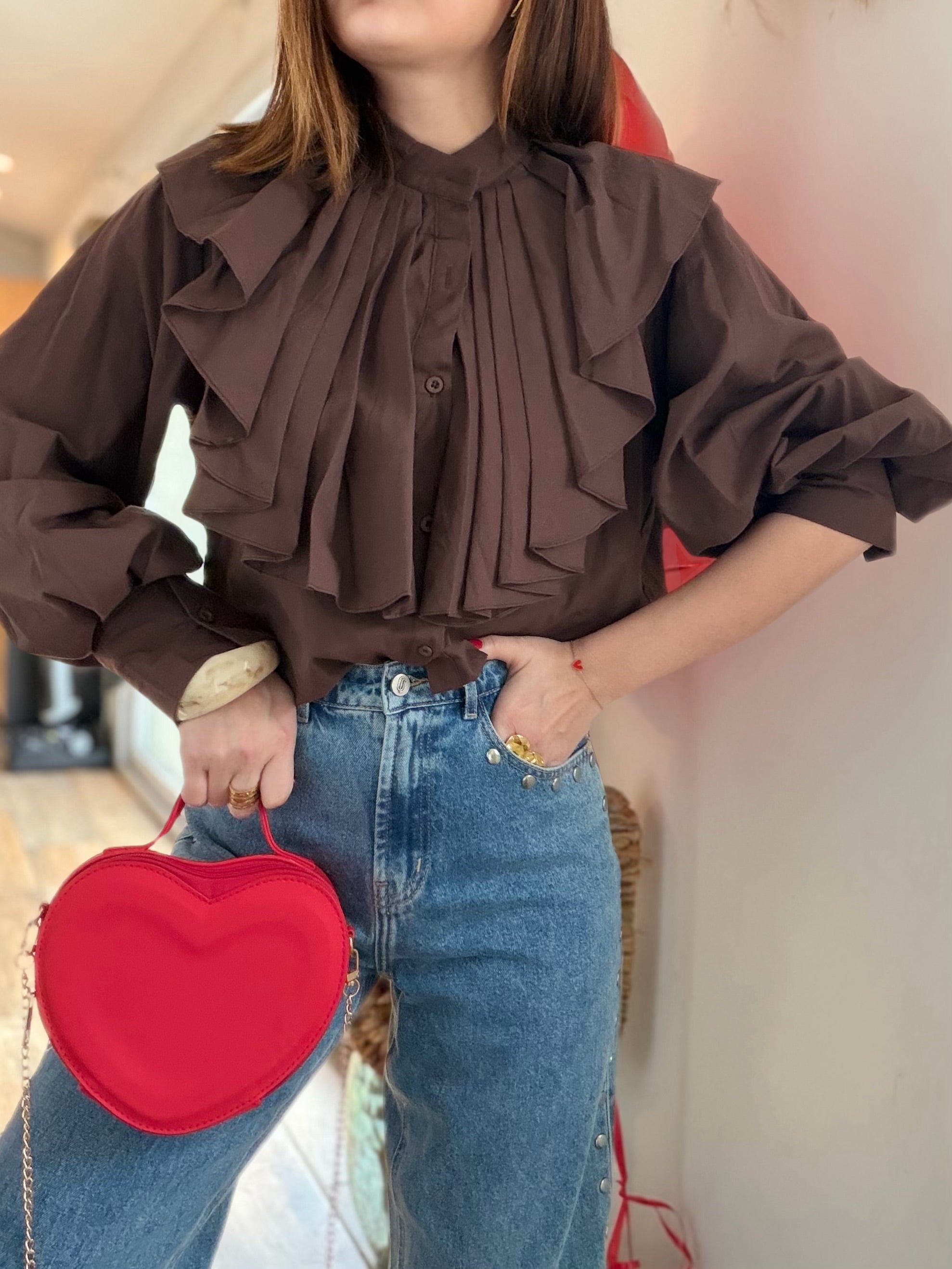 Chemise chocolat à volants