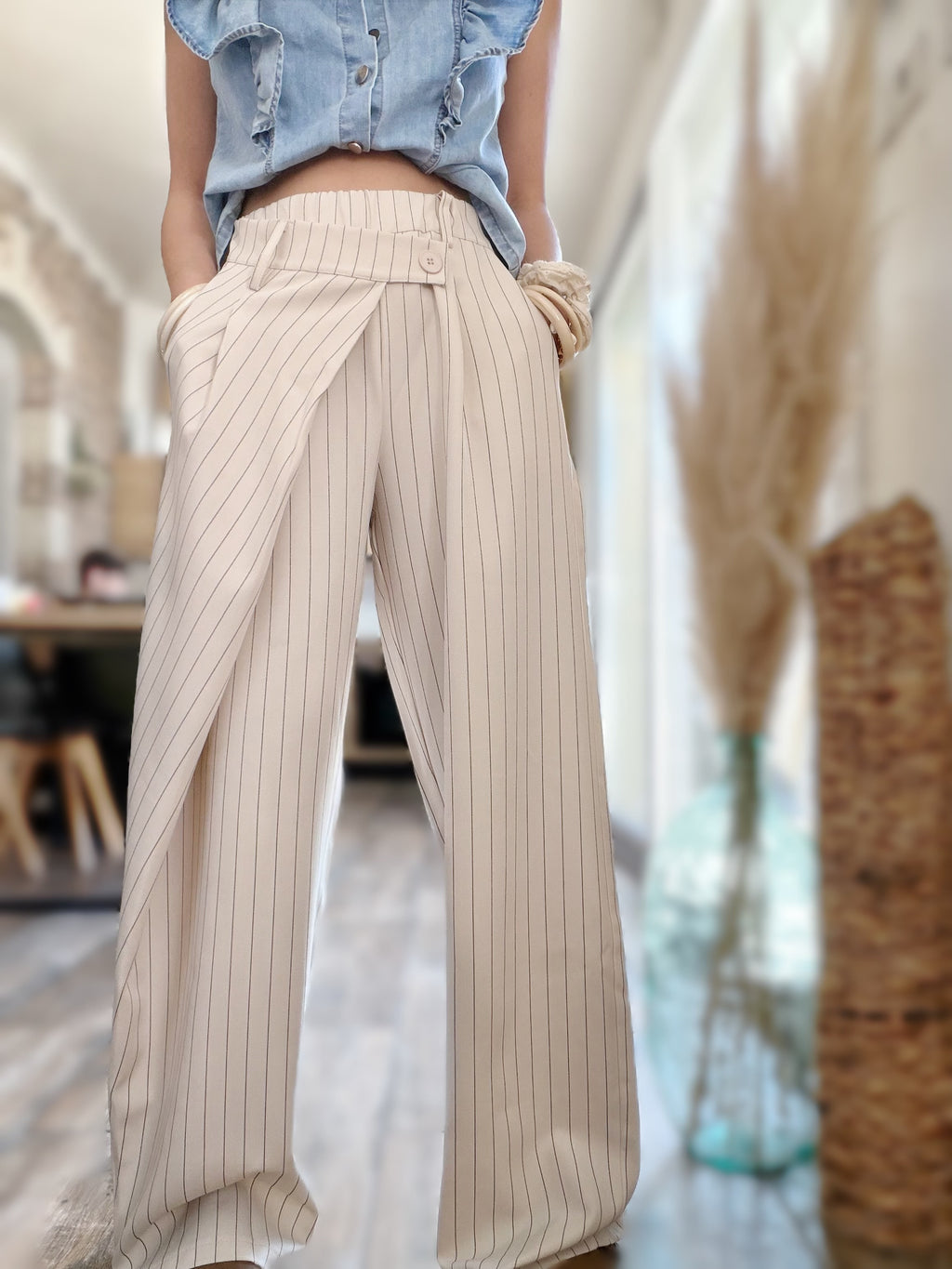 Pantalon écru à rayures