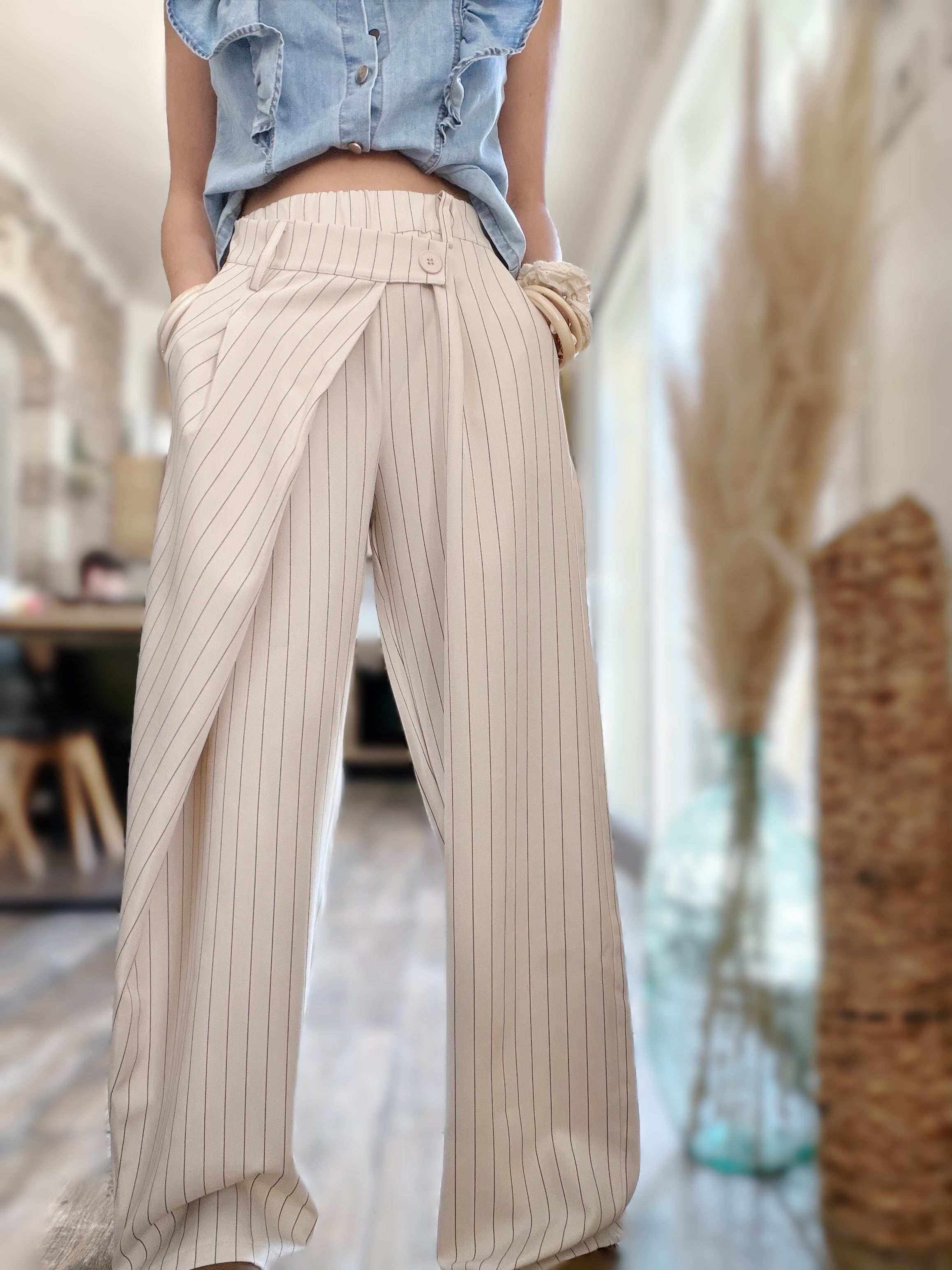 Pantalon écru à rayures