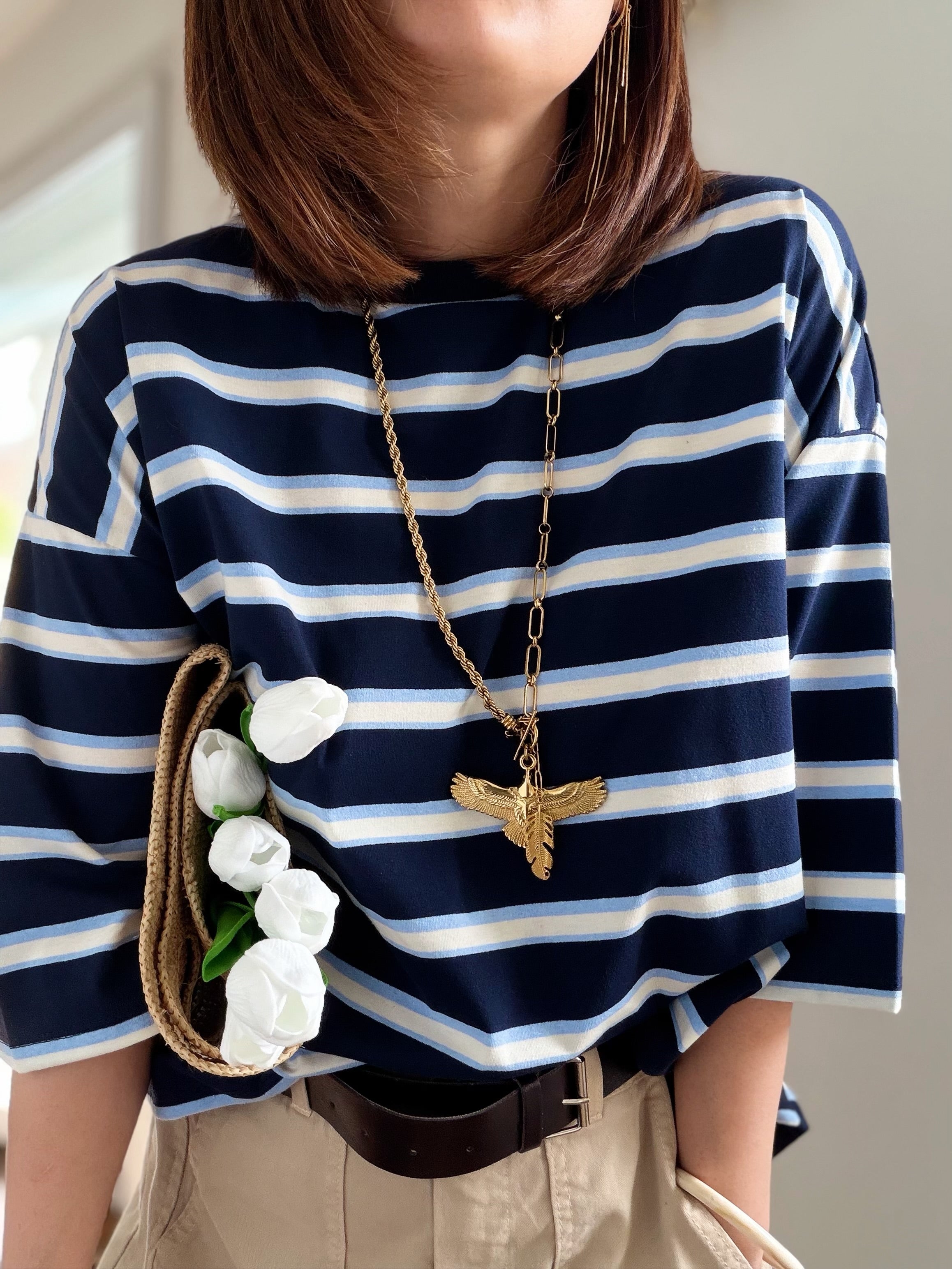 T-shirt bleu marine à rayures bleu ciel