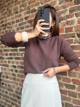 Charger l&#39;image dans la galerie, Pull choco col strass
