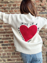 Charger l&#39;image dans la galerie, Gilet oversize grand cœur beige
