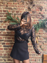 Charger l&#39;image dans la galerie, Blouse transparente noire à strass et perles
