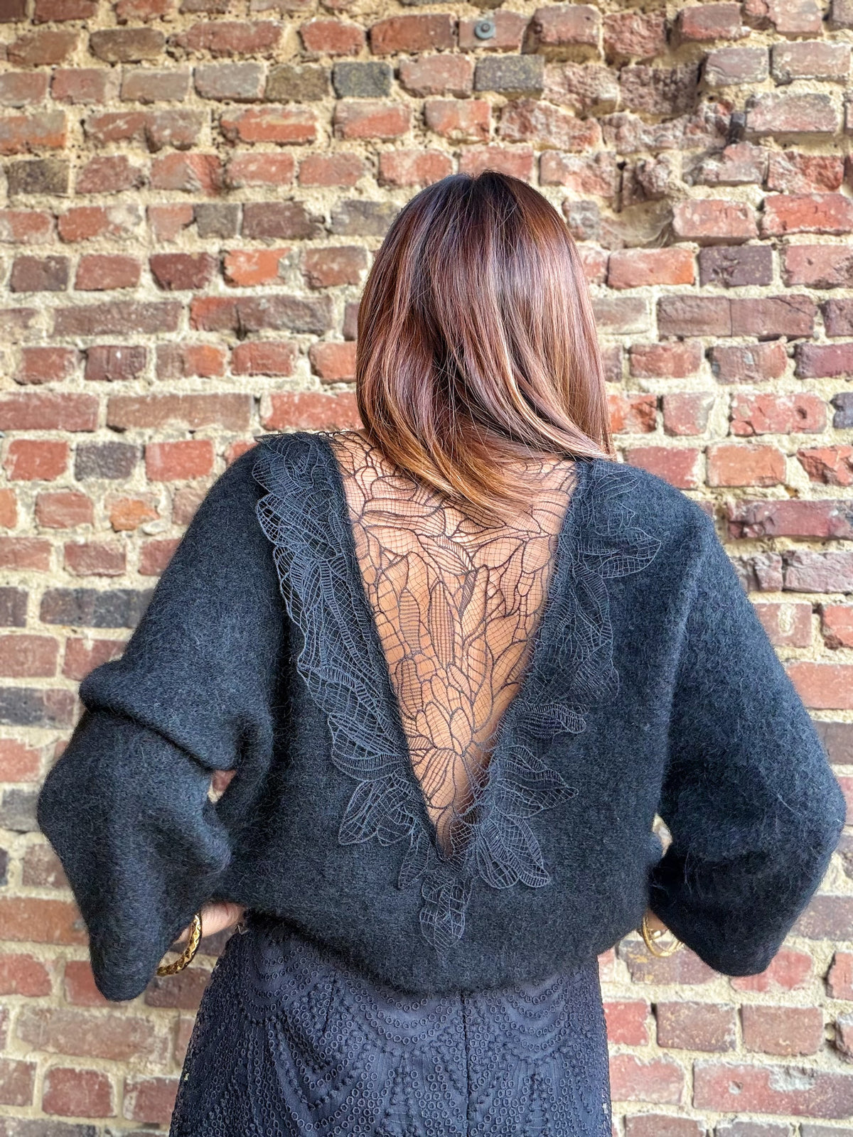 Pull noir dos dentelle