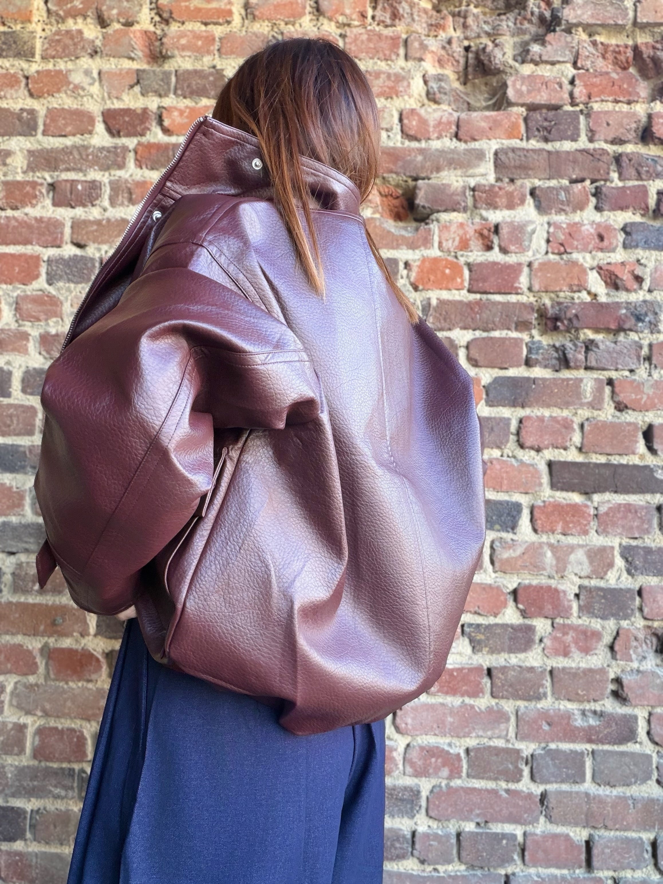 Veste bordeaux en similicuir col montant