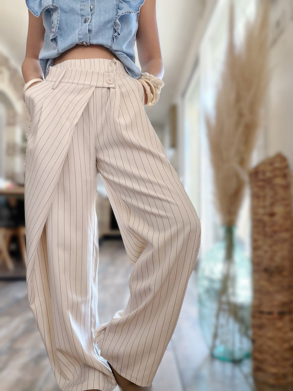 Pantalon écru à rayures