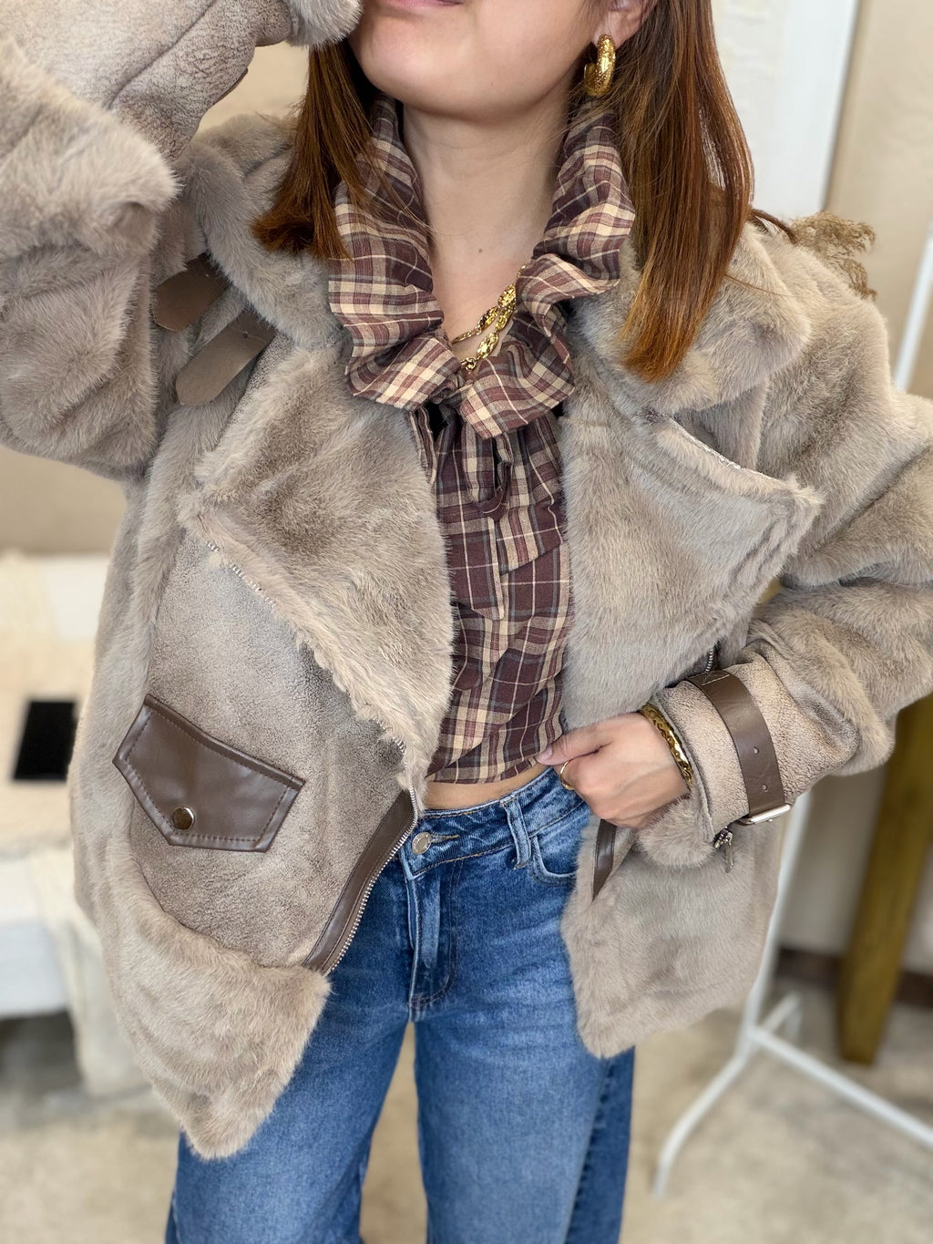 Manteau avec détails en fourrure