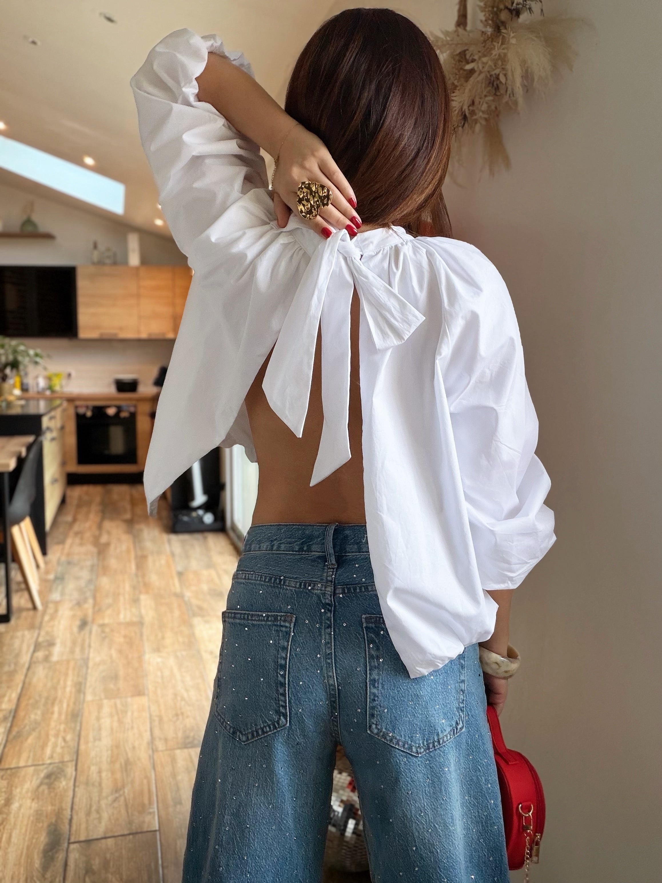 Blouse blanche à noeud