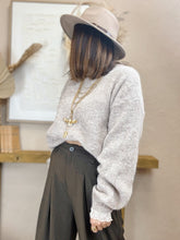 Charger l&#39;image dans la galerie, Pull taupe ( sans blouse intérieure)
