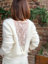 Charger l'image dans la galerie, Pull blanc avec dos dentelle
