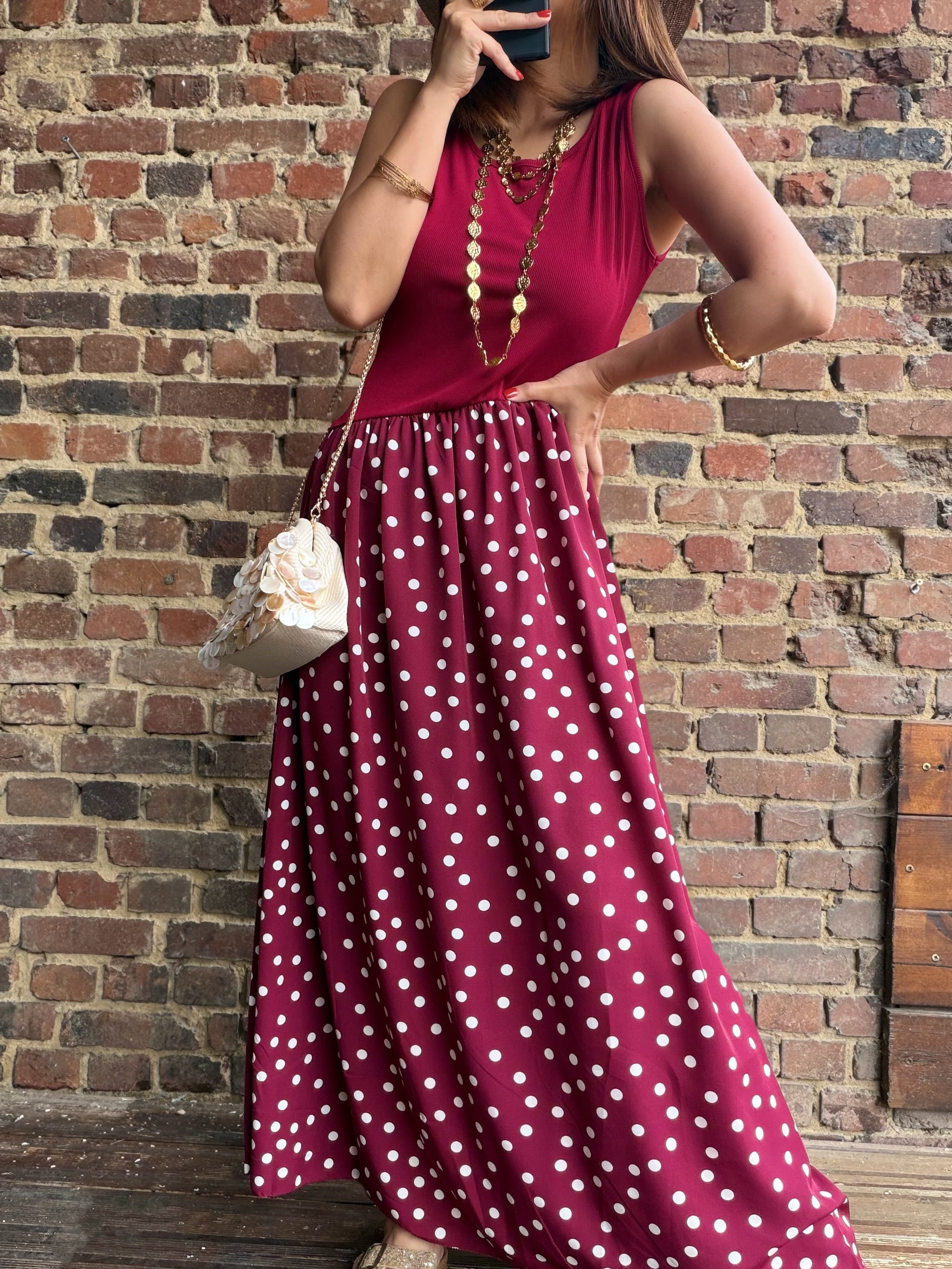 Robe à pois bordeaux