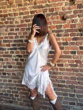 Charger l&#39;image dans la galerie, Robe dentelle blanche
