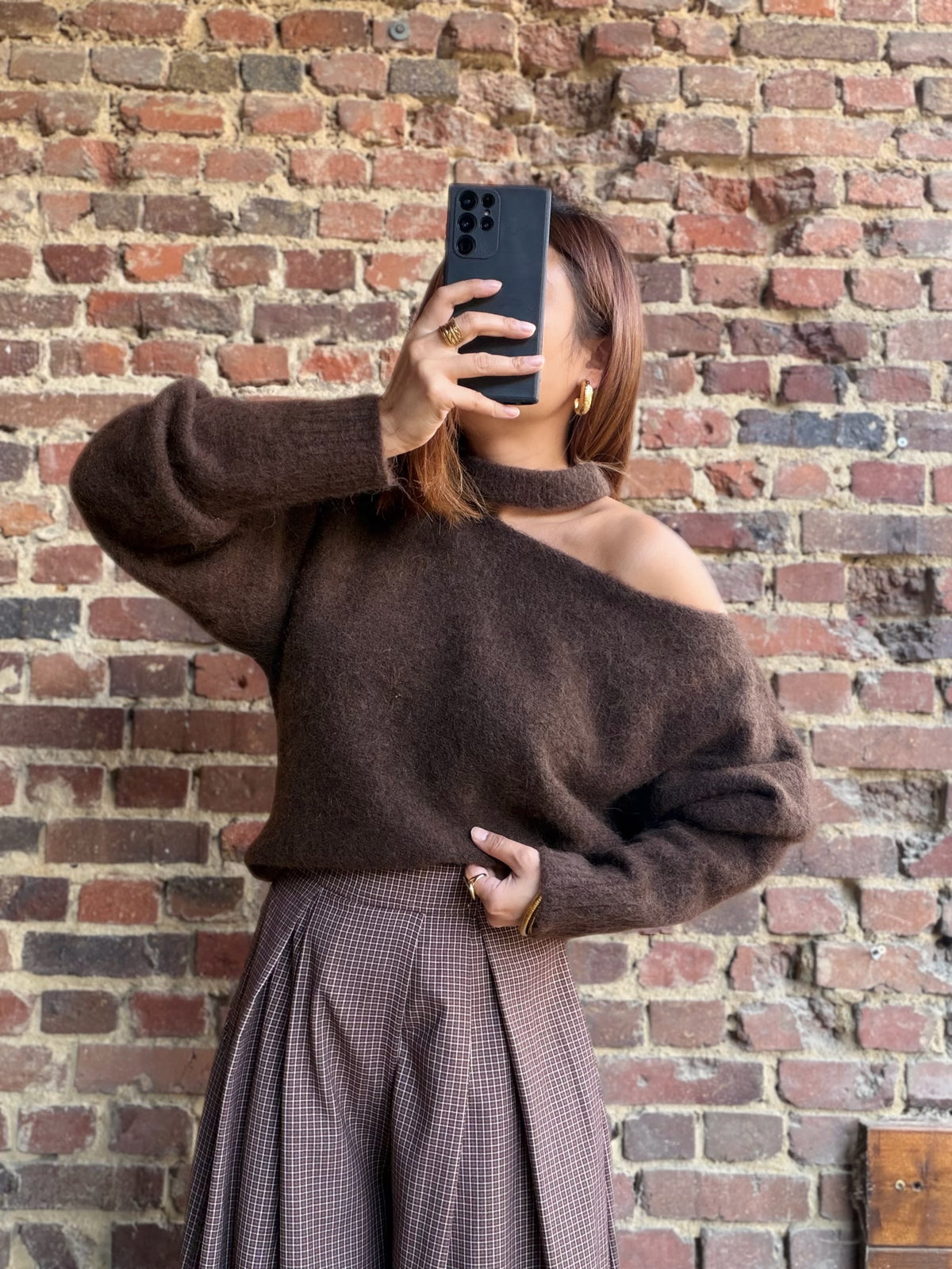 Pull choco à épaule dénudée