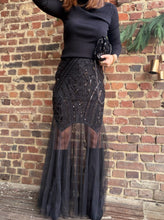 Charger l&#39;image dans la galerie, Jupe noire semi-transparente à strass
