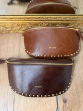 Charger l'image dans la galerie, Sac banane en cuir
