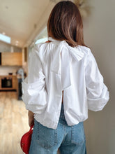 Charger l'image dans la galerie, Blouse blanche à noeud
