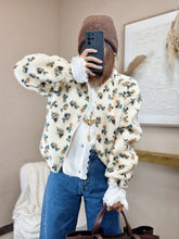 Charger l&#39;image dans la galerie, Manteau moumoute fleurs
