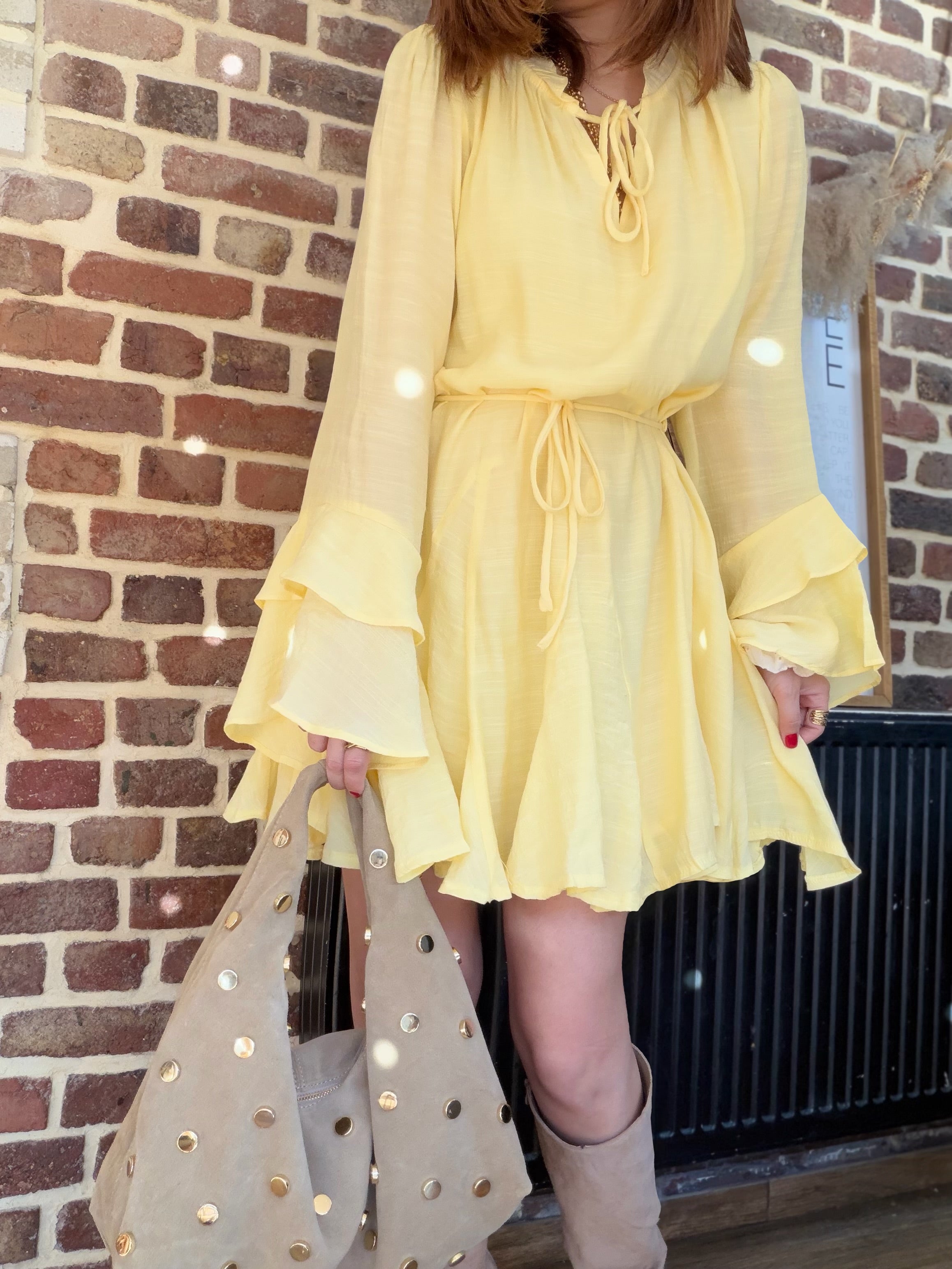 Robe jaune à volants