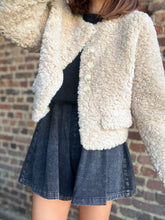 Charger l&#39;image dans la galerie, Manteau moumoute beige
