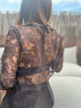 Charger l&#39;image dans la galerie, Blouse transparente choco à paillettes
