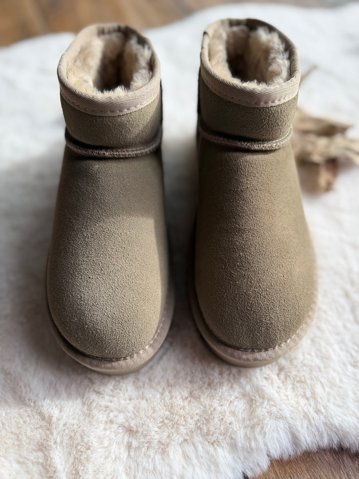 Botte mini fourrées taupe en cuir