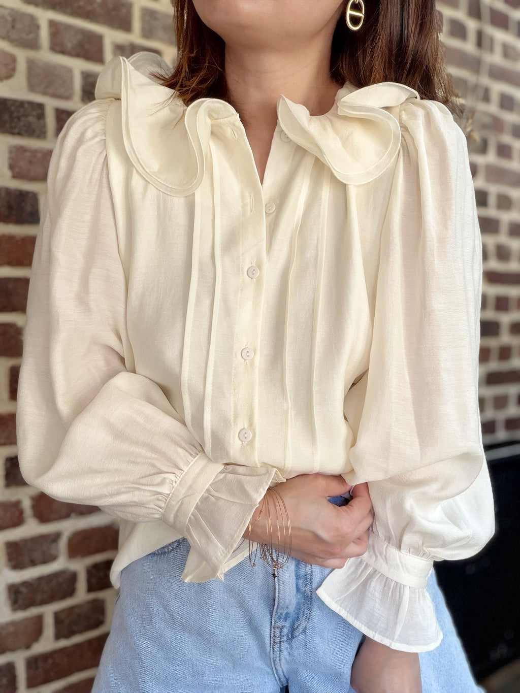 Chemise écrue col volanté