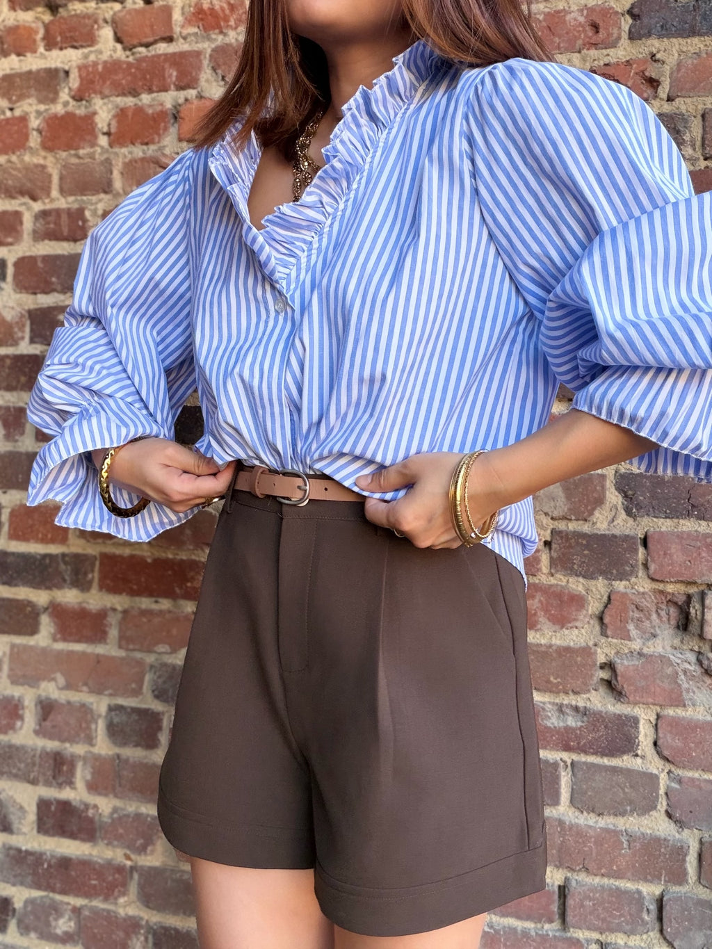 Chemise à rayures en col V