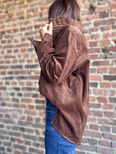 Charger l&#39;image dans la galerie, Chemisier velours choco
