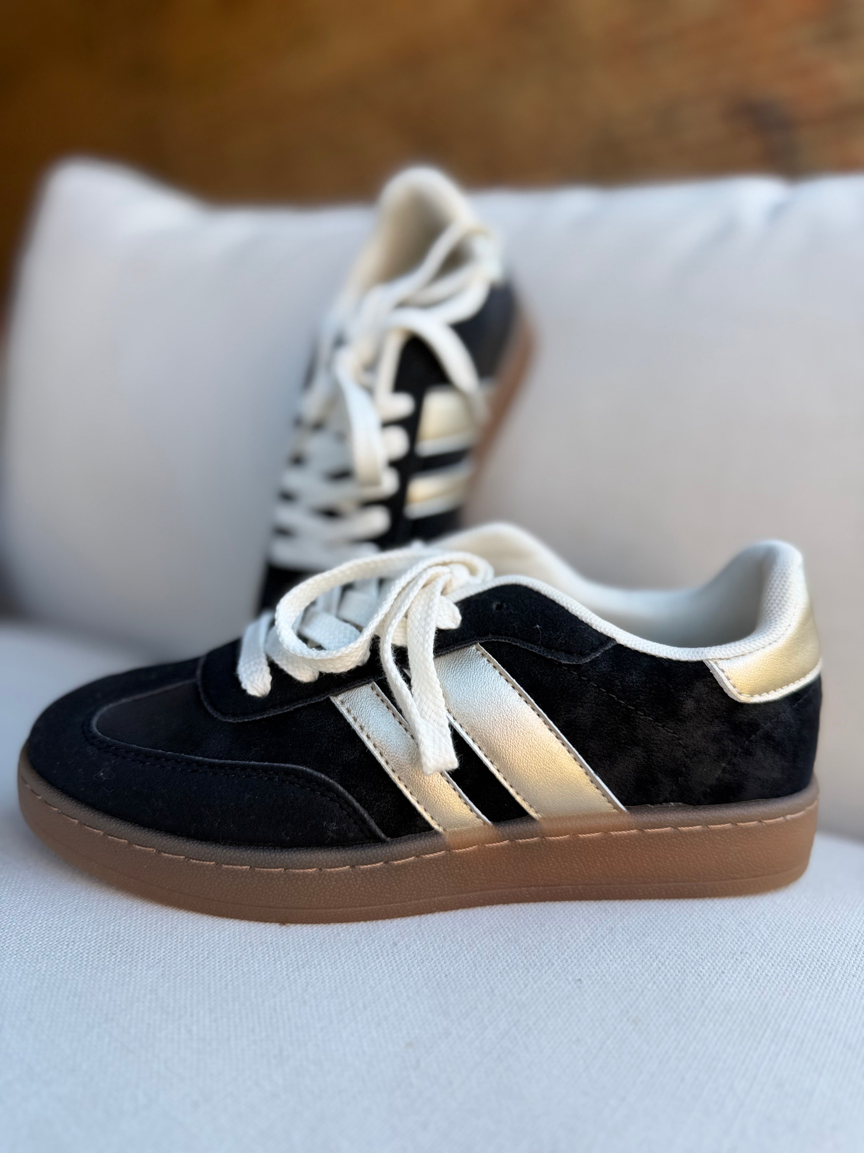 Baskets noires