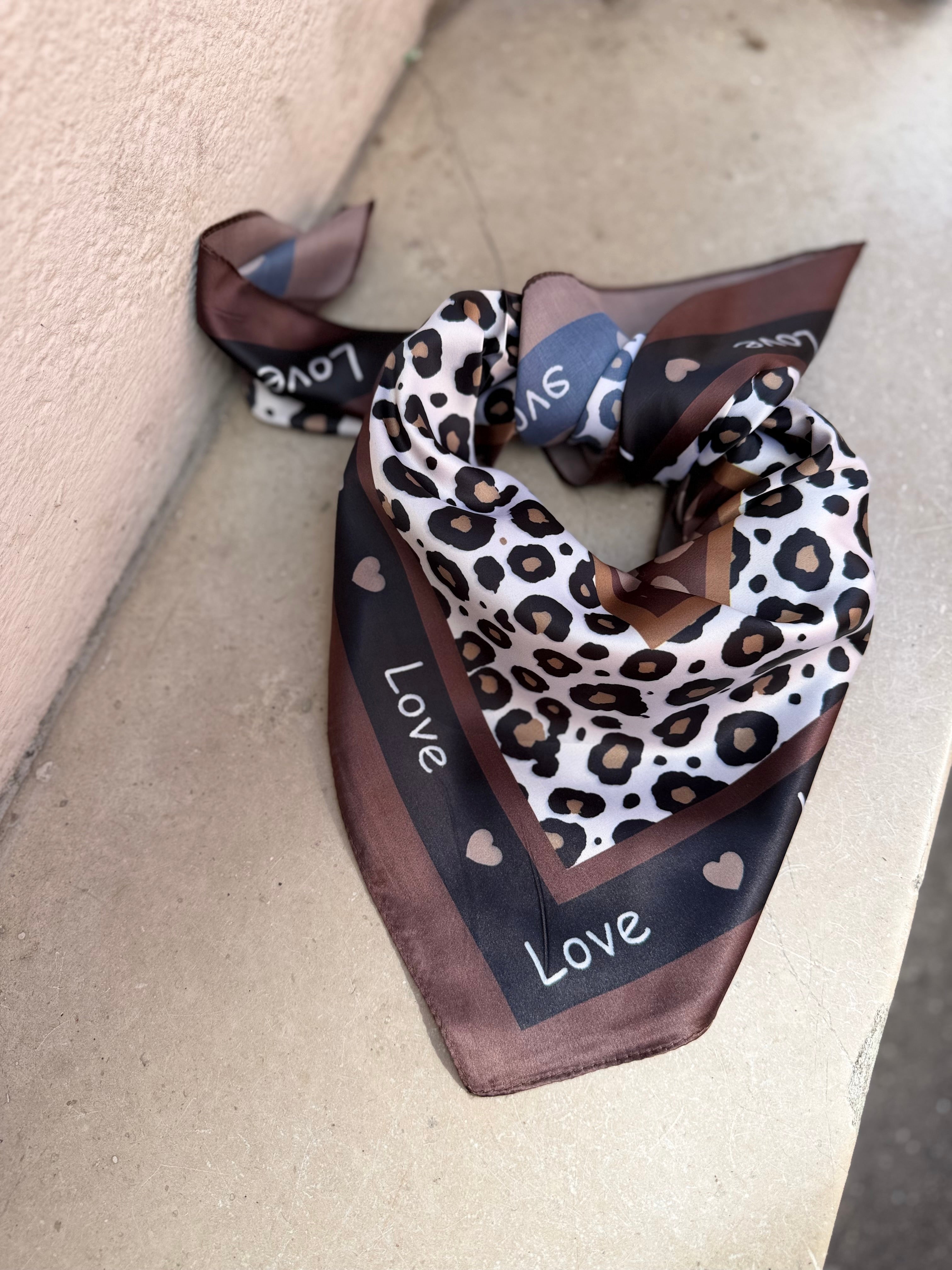 Foulard léopard love choco