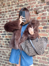 Charger l&#39;image dans la galerie, Veste en fourrure avec capuche
