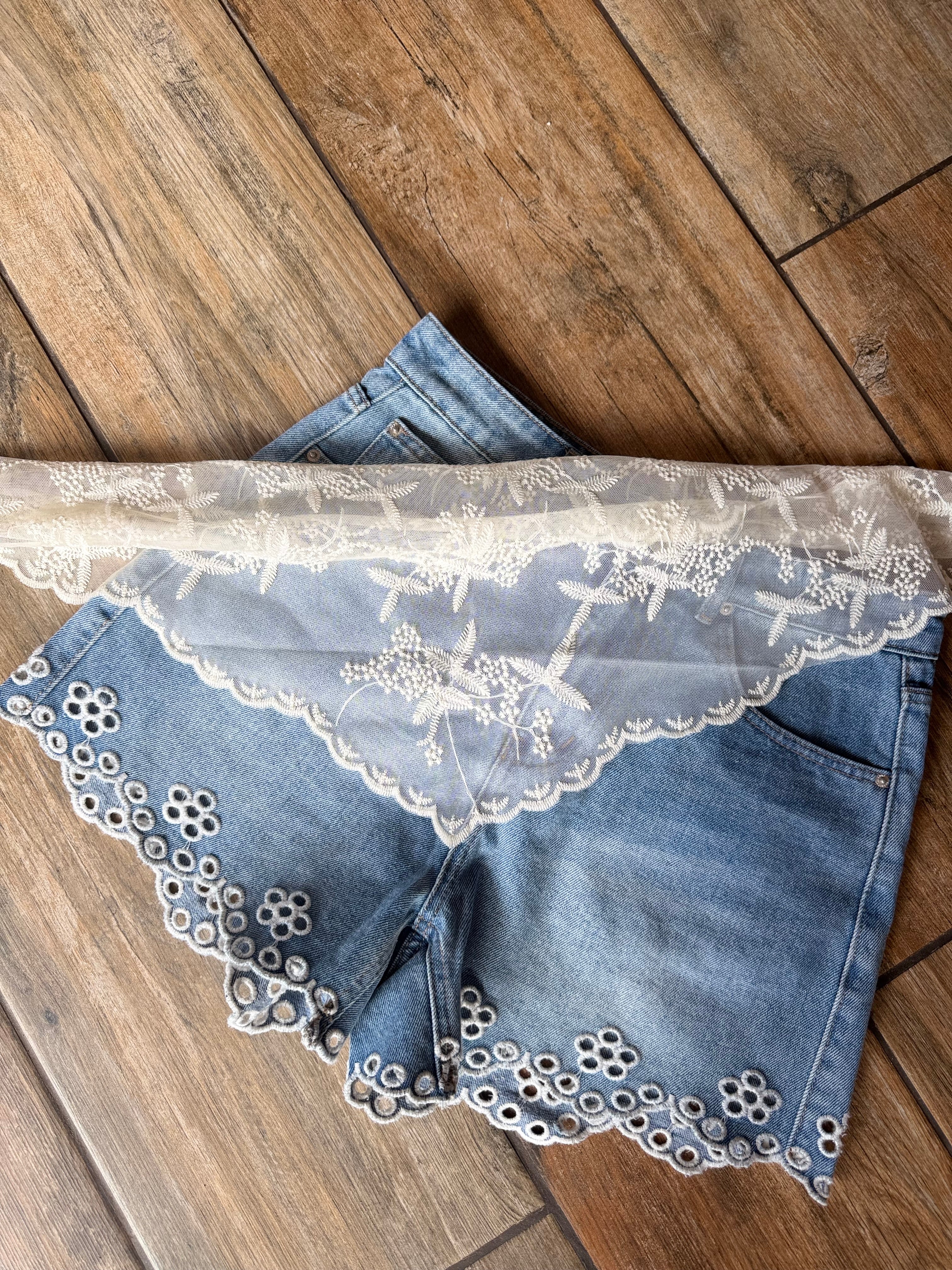 Foulard triangle dentelle