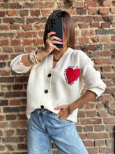 Charger l&#39;image dans la galerie, Gilet oversize grand cœur beige
