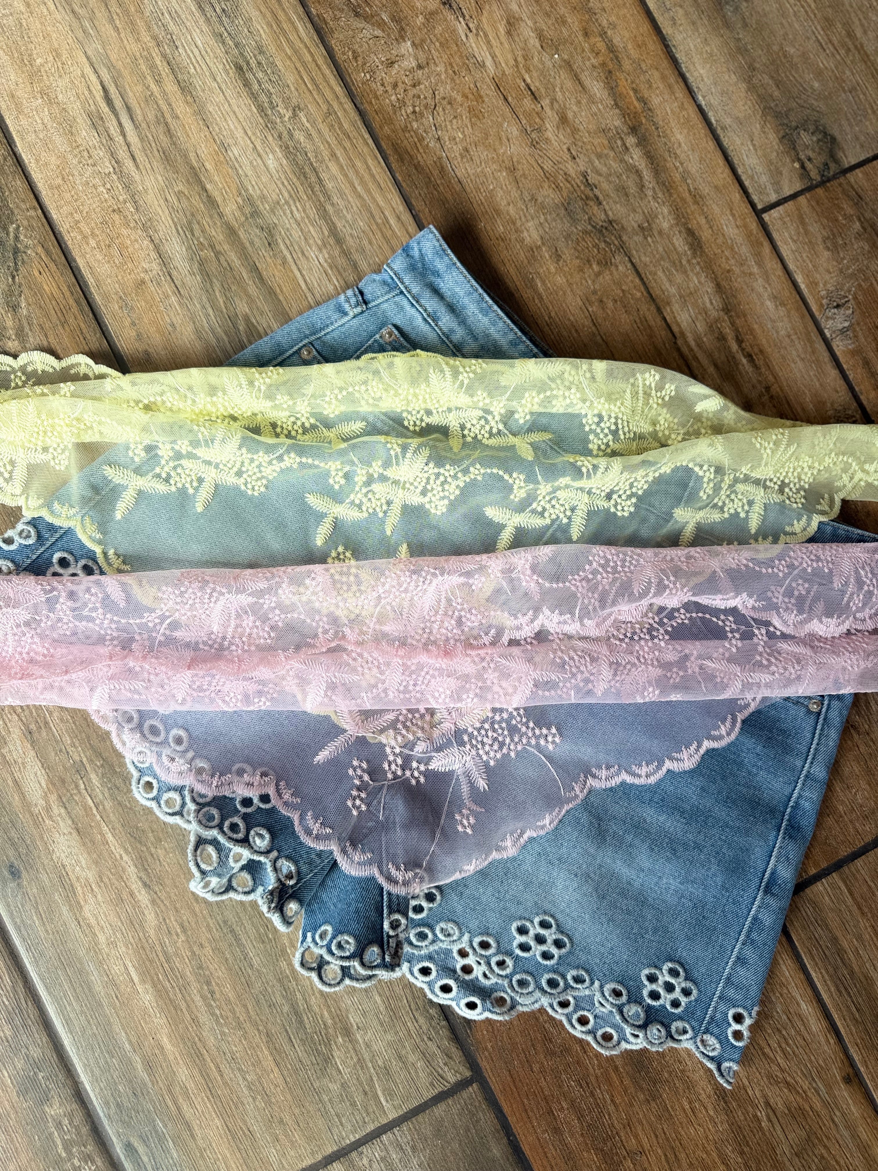 Foulard triangle dentelle