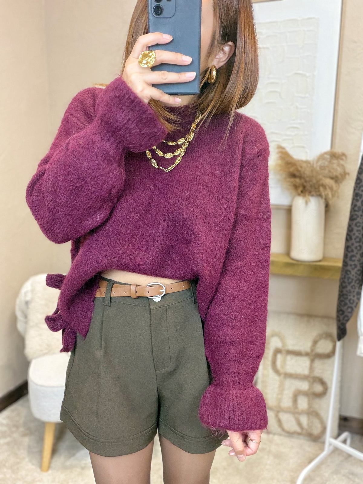 Pull bordeaux avec ouverture sur le côté