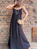 Robe longue noire  à bretelles et fleurs