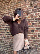 Charger l&#39;image dans la galerie, Gilet chocolat col V
