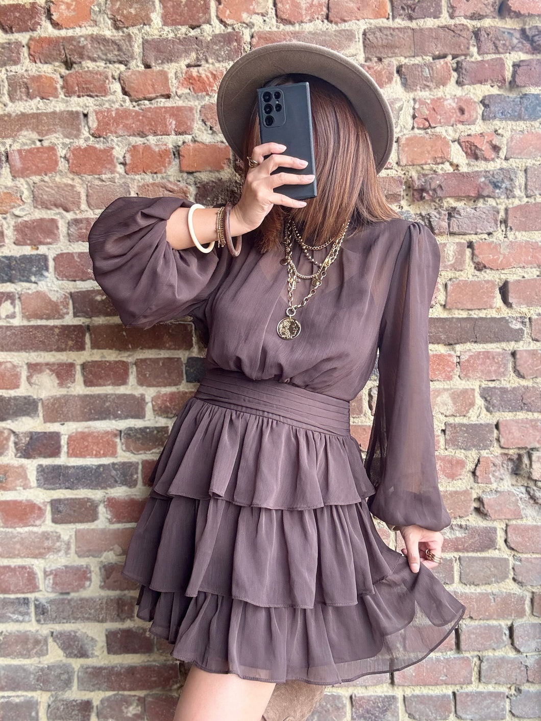 Robe chocolat à volants