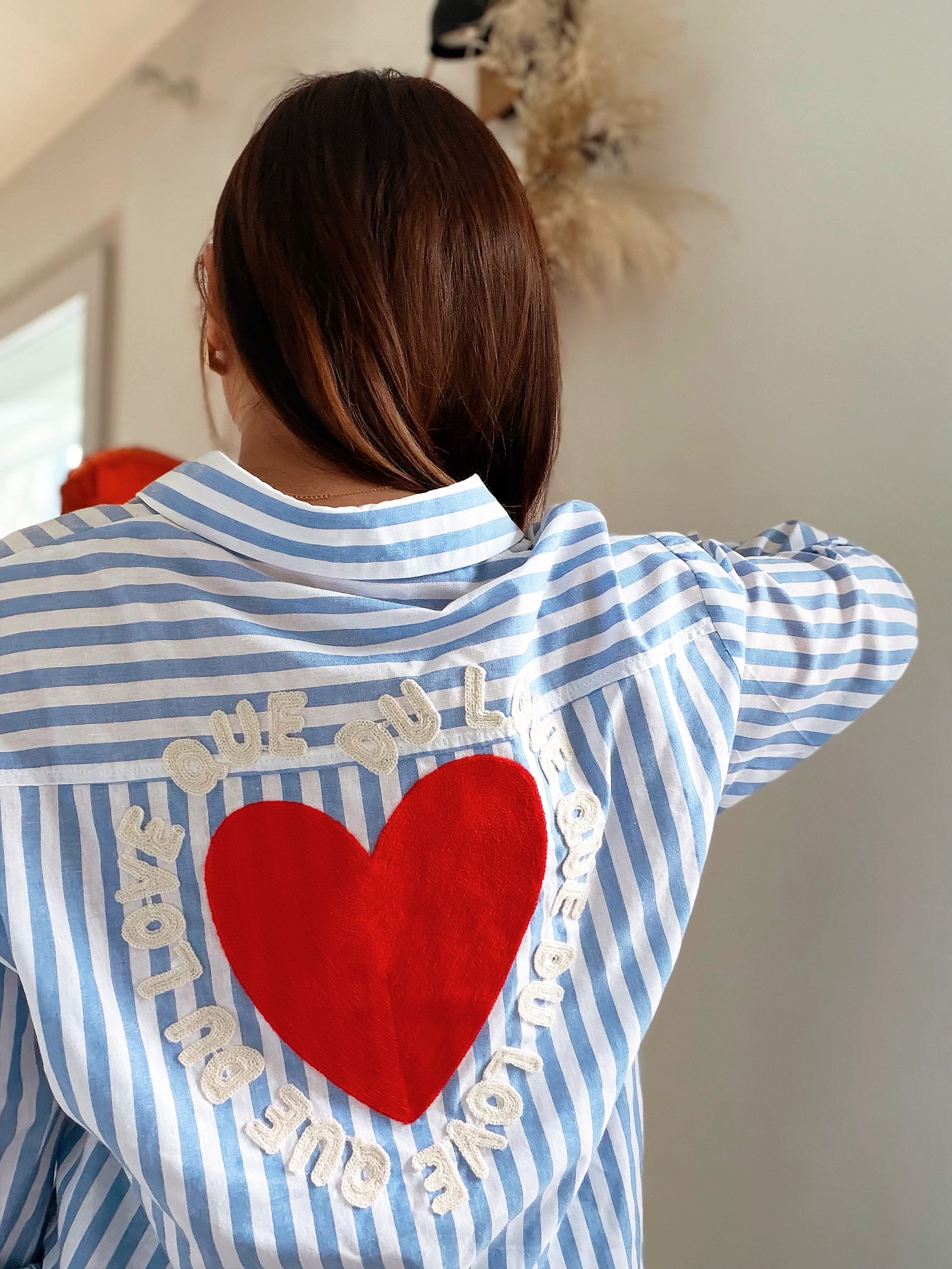 Chemise bleue que du love
