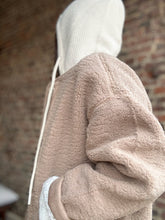 Charger l&#39;image dans la galerie, Manteau taupe moumoute
