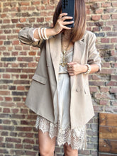 Charger l&#39;image dans la galerie, Robe Asymétrique beige
