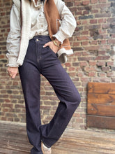 Charger l&#39;image dans la galerie, Jean brut à taille asymétrique
