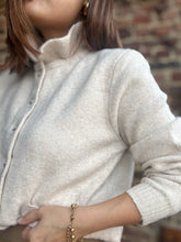 Charger l&#39;image dans la galerie, Gilet écru col victorien
