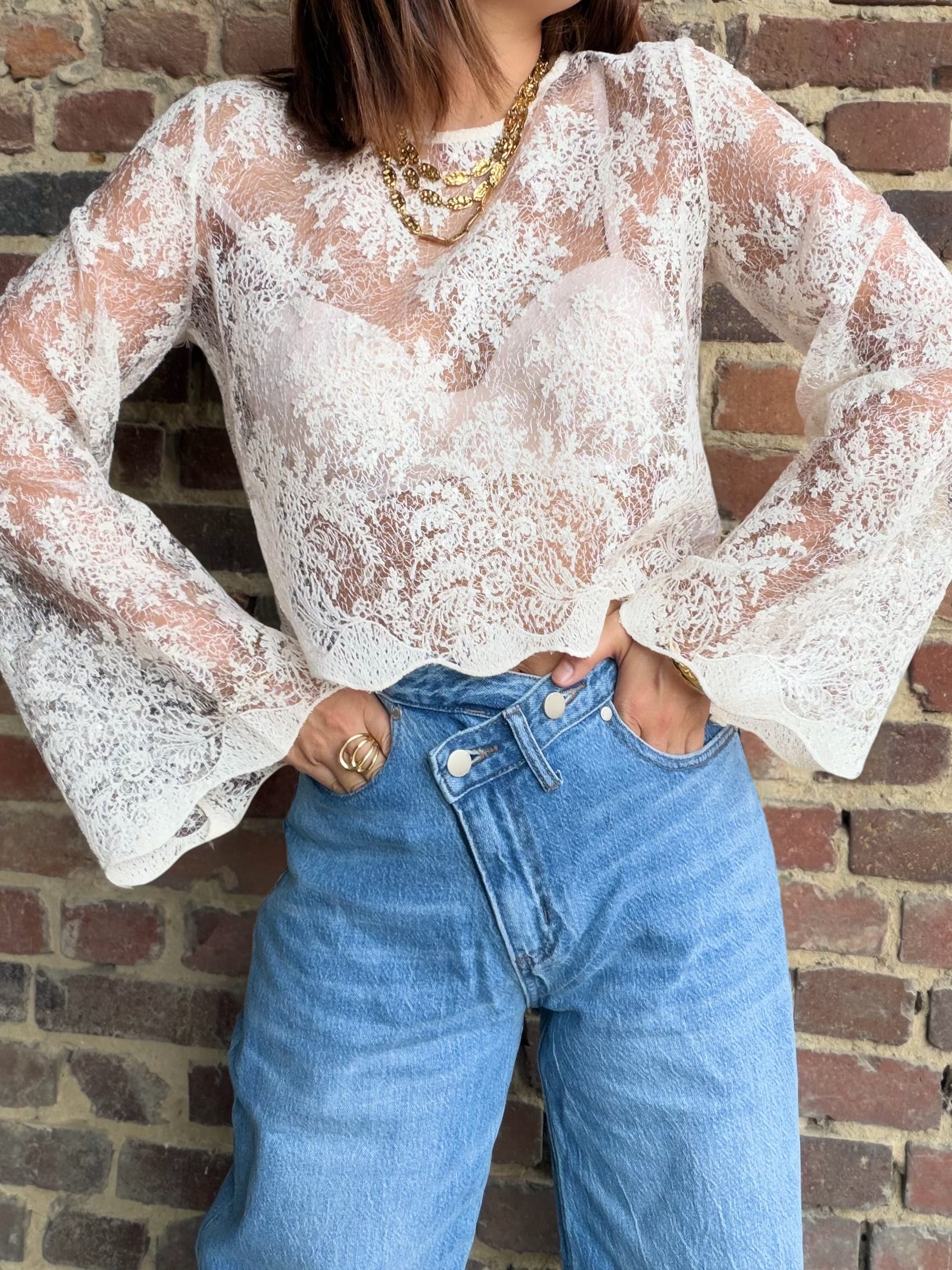 Blouse transparente écrue à sequins