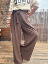 Charger l&#39;image dans la galerie, Pantalon choco à nœud

