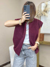 Charger l&#39;image dans la galerie, Veste sans manches bordeaux
