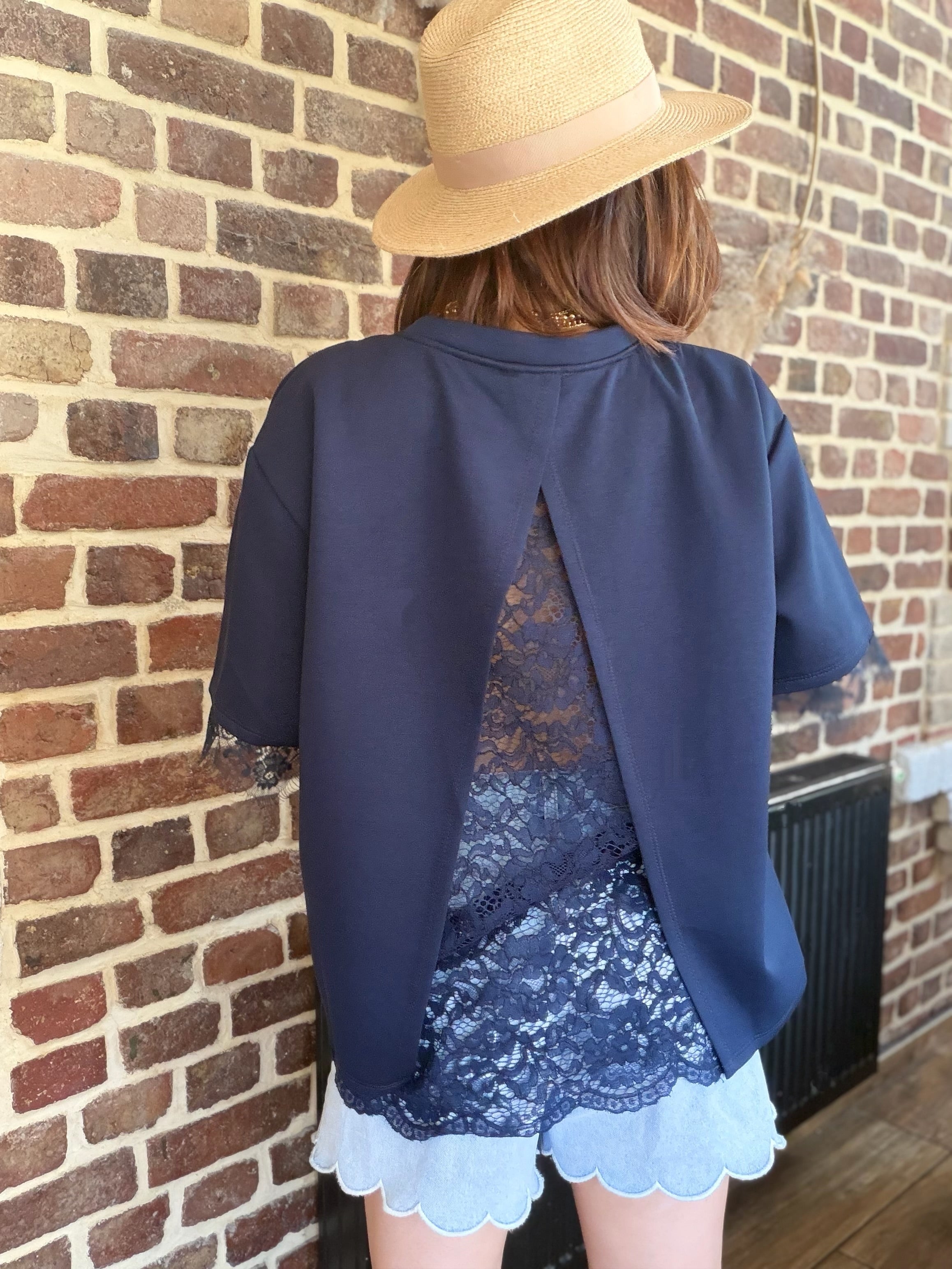 T-shirt bleu dentelle