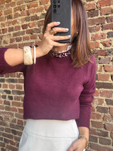 Charger l&#39;image dans la galerie, Pull bordeaux col strass
