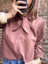 Charger l&#39;image dans la galerie, Chemise choco à noeud
